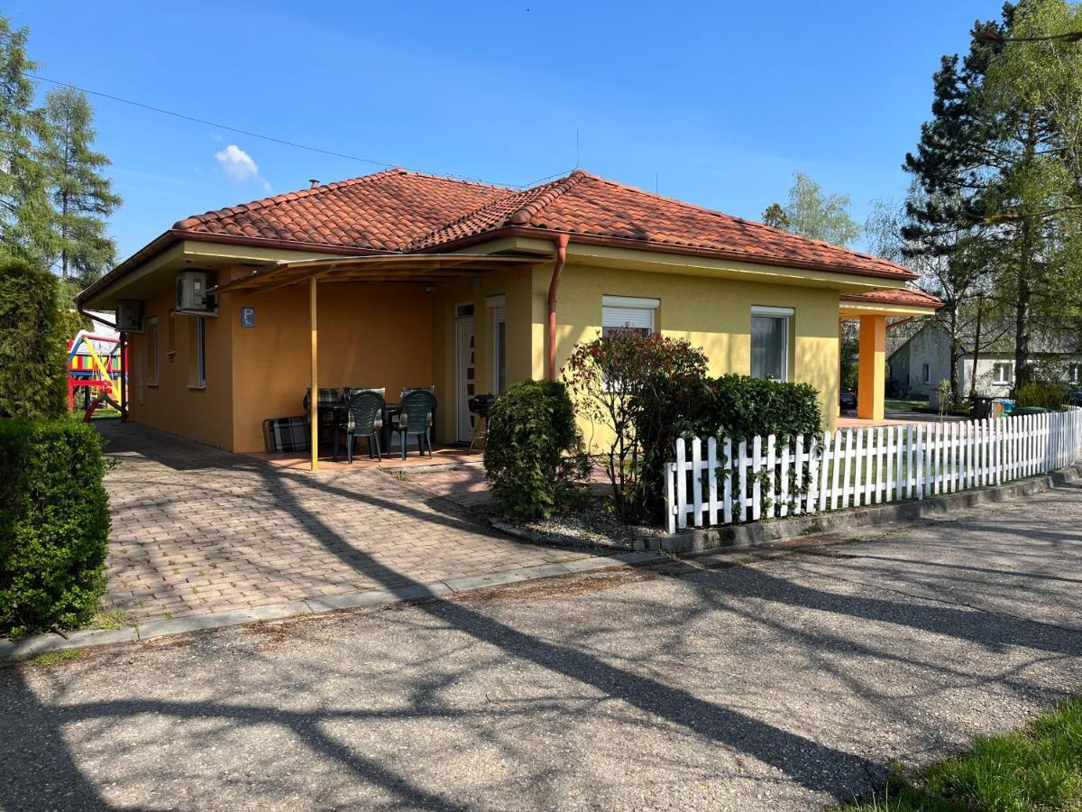 Villa Gracia Patince Ngoại thất bức ảnh