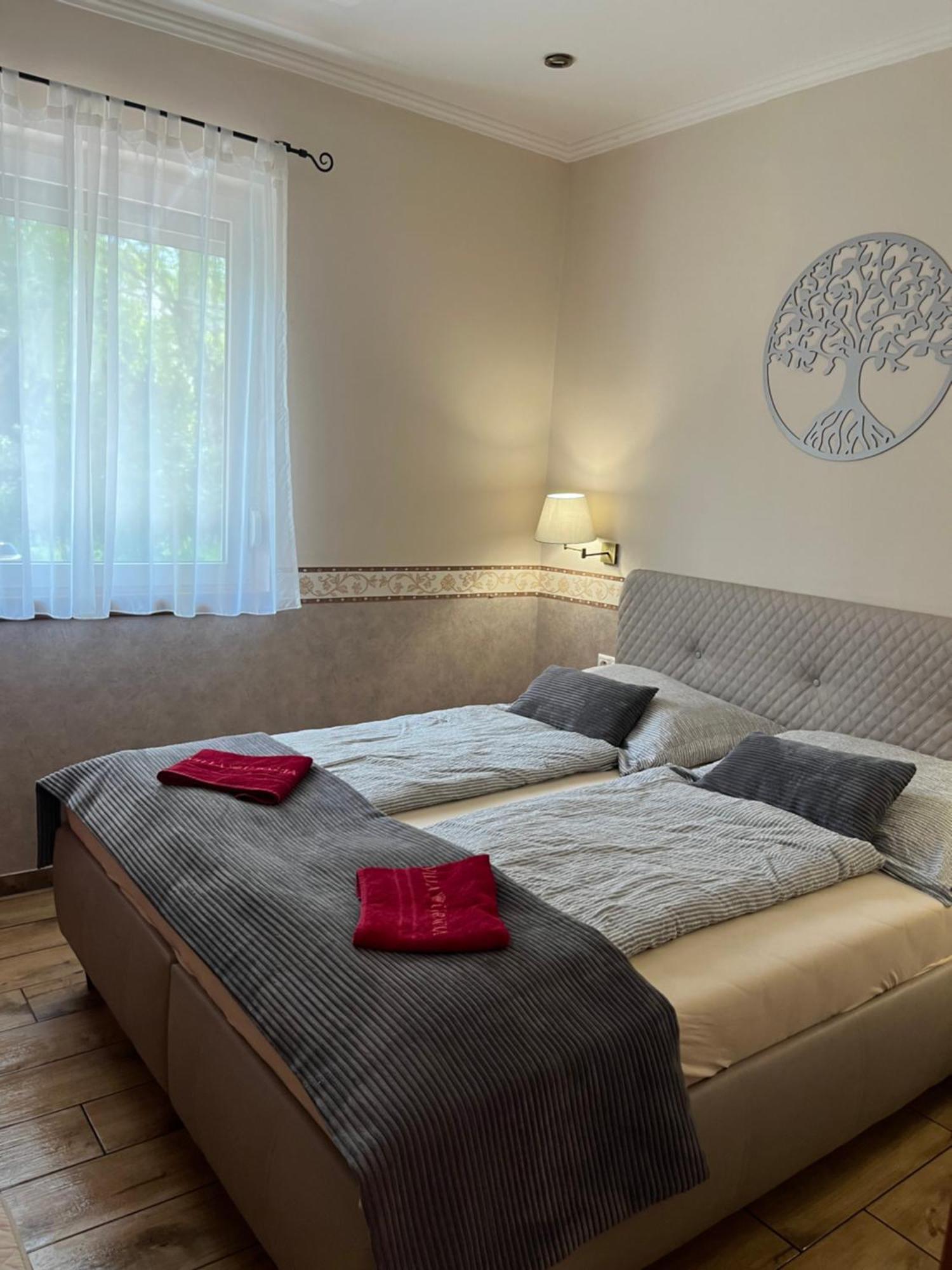 Villa Gracia Patince Ngoại thất bức ảnh