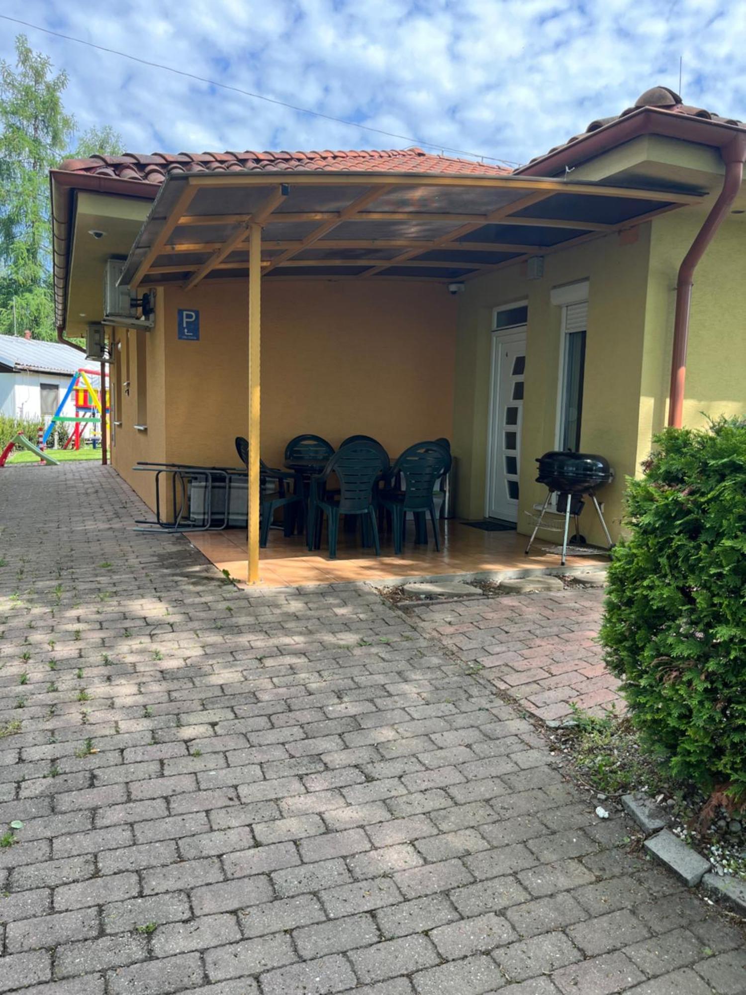 Villa Gracia Patince Ngoại thất bức ảnh