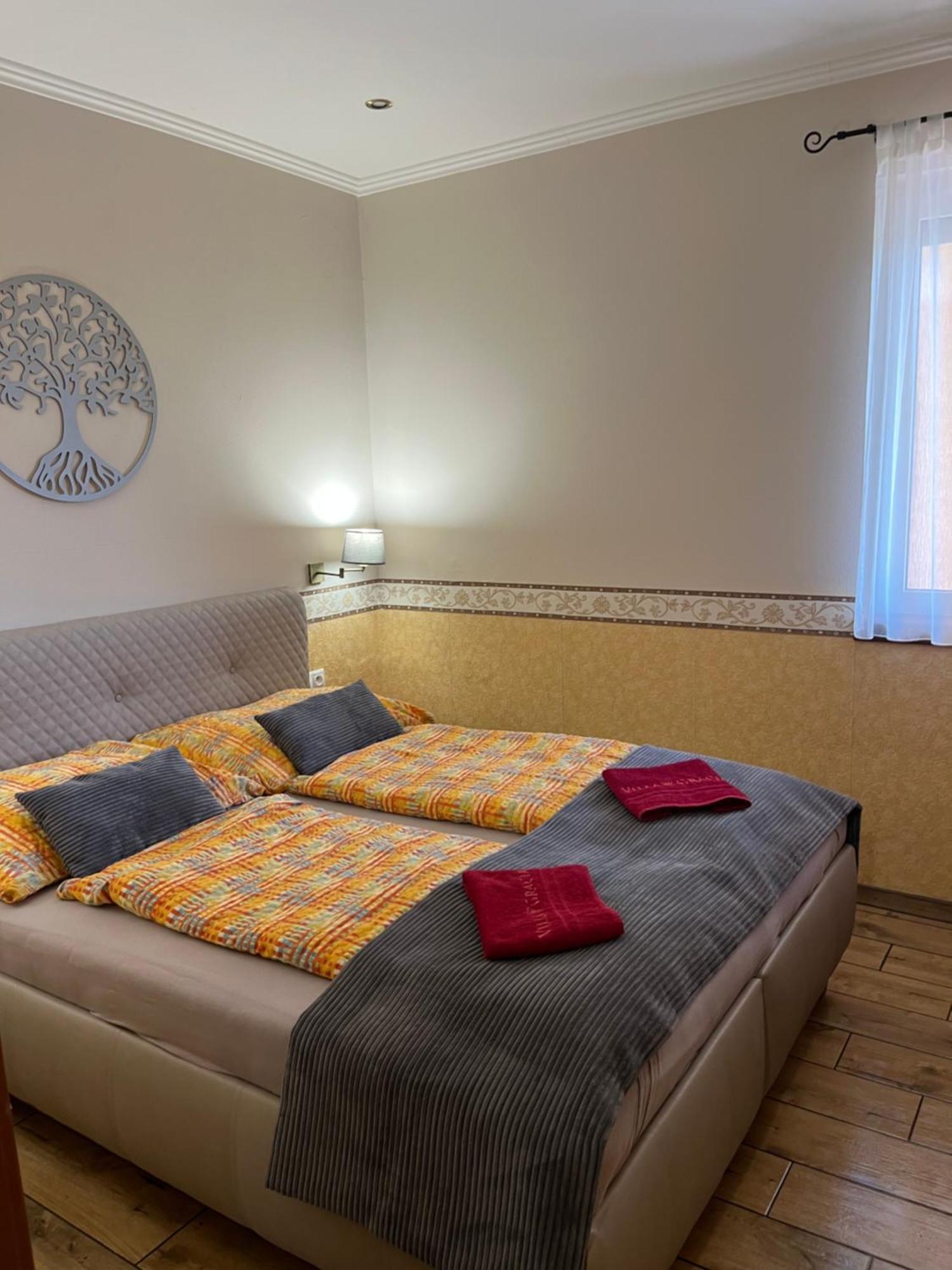 Villa Gracia Patince Ngoại thất bức ảnh