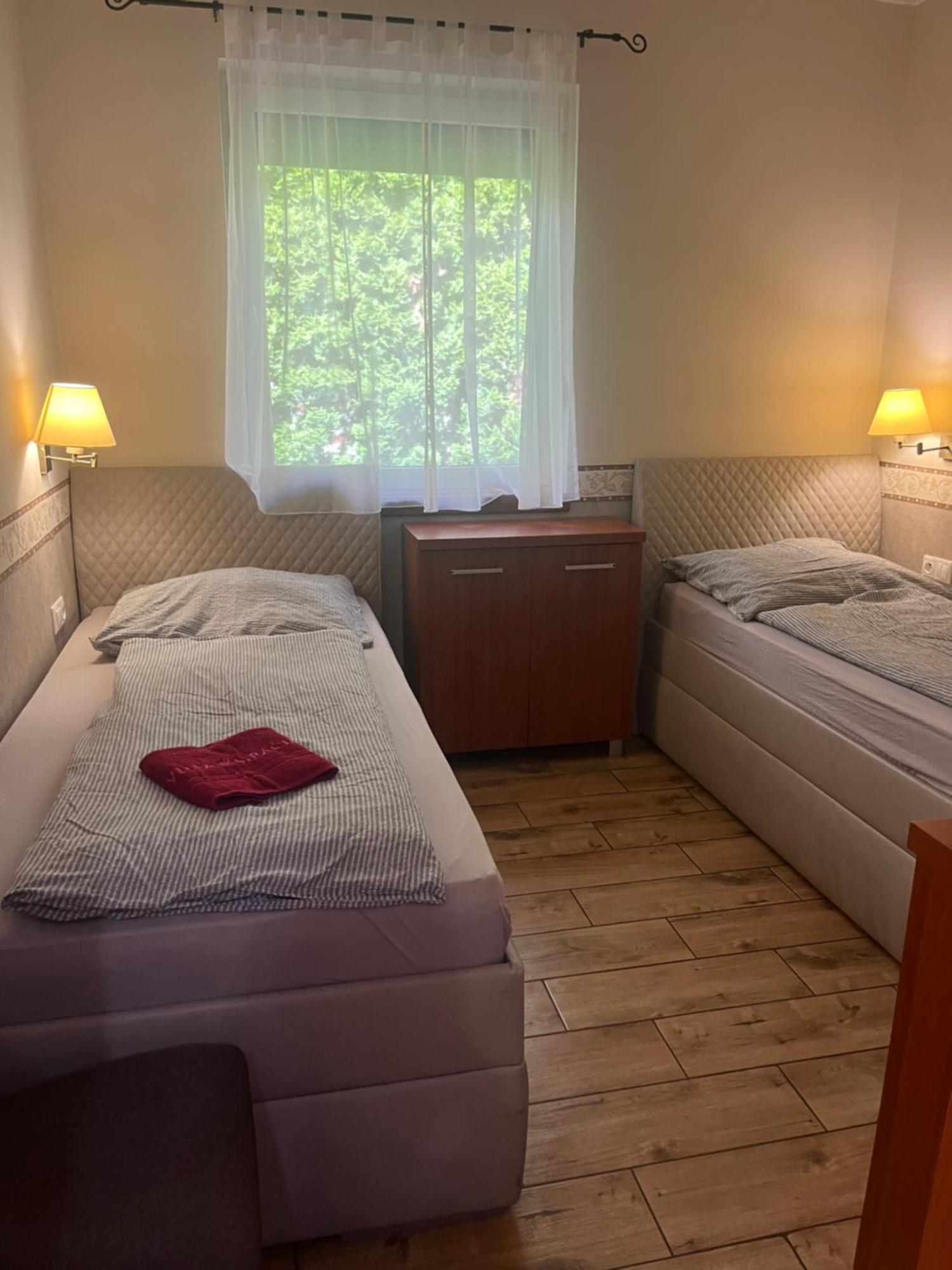 Villa Gracia Patince Ngoại thất bức ảnh