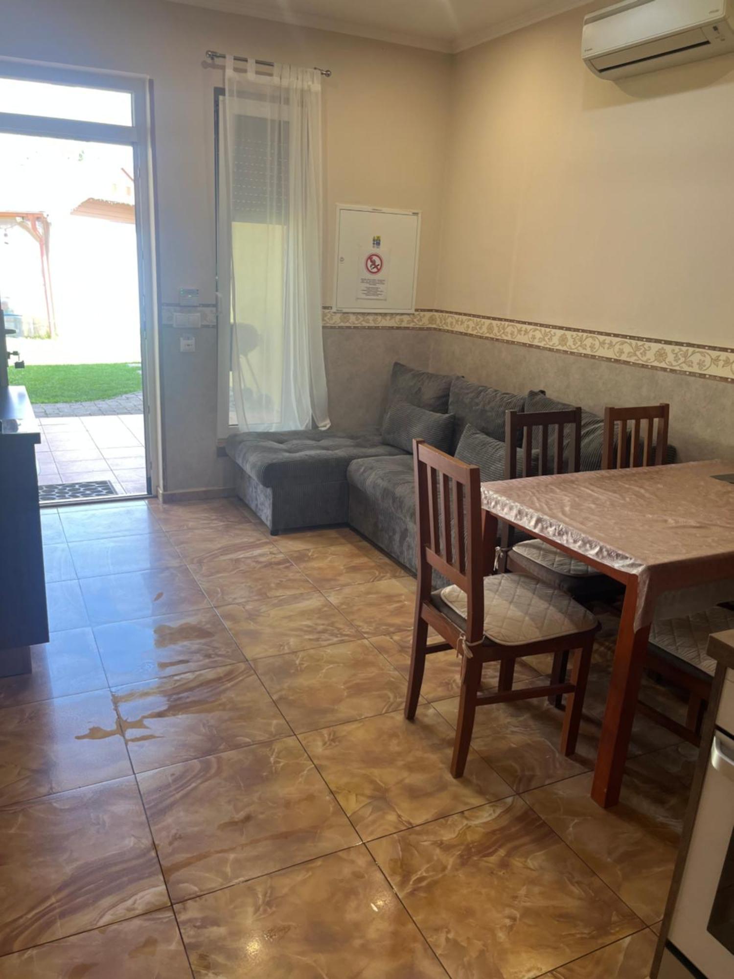 Villa Gracia Patince Ngoại thất bức ảnh