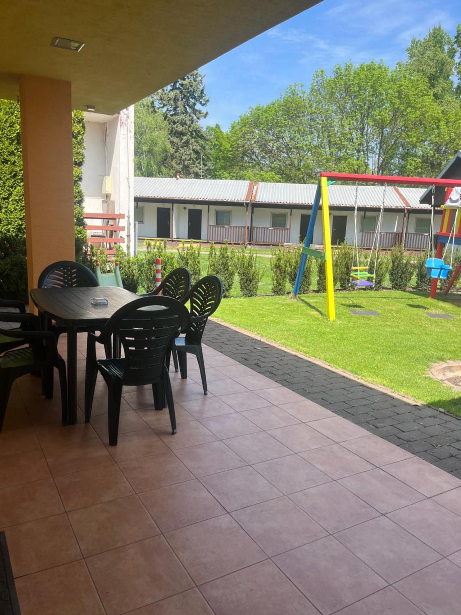 Villa Gracia Patince Ngoại thất bức ảnh