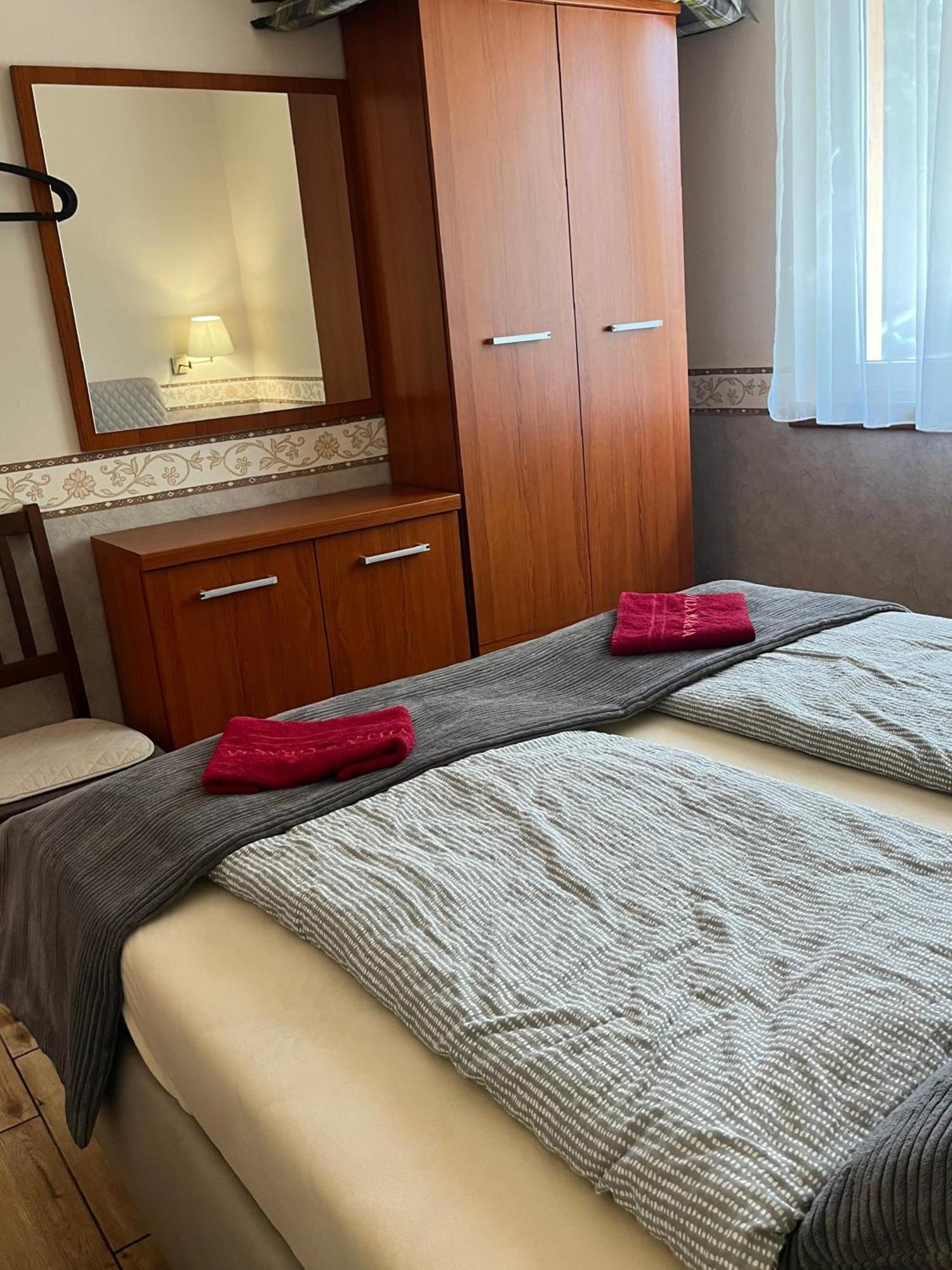 Villa Gracia Patince Ngoại thất bức ảnh