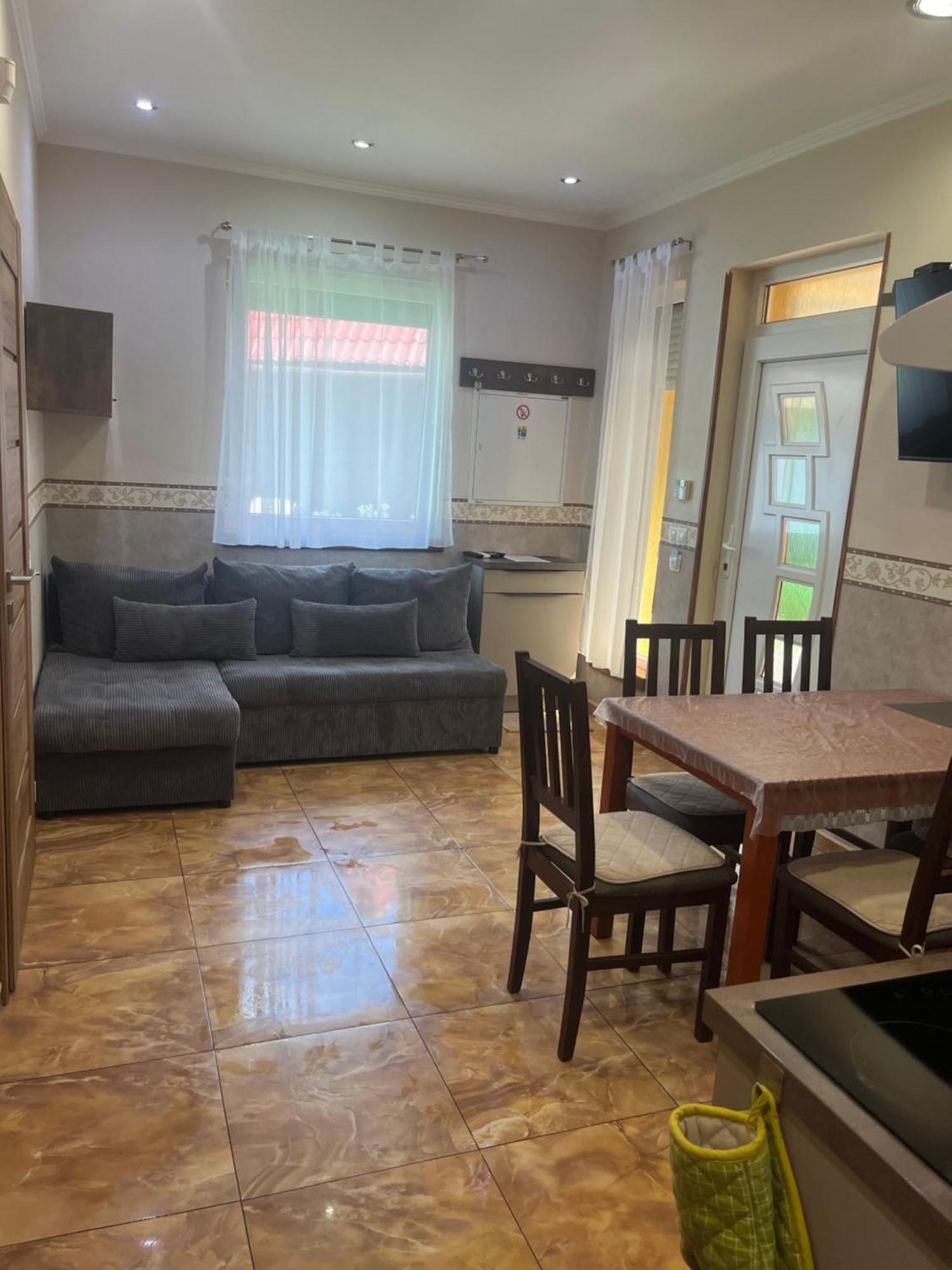 Villa Gracia Patince Ngoại thất bức ảnh